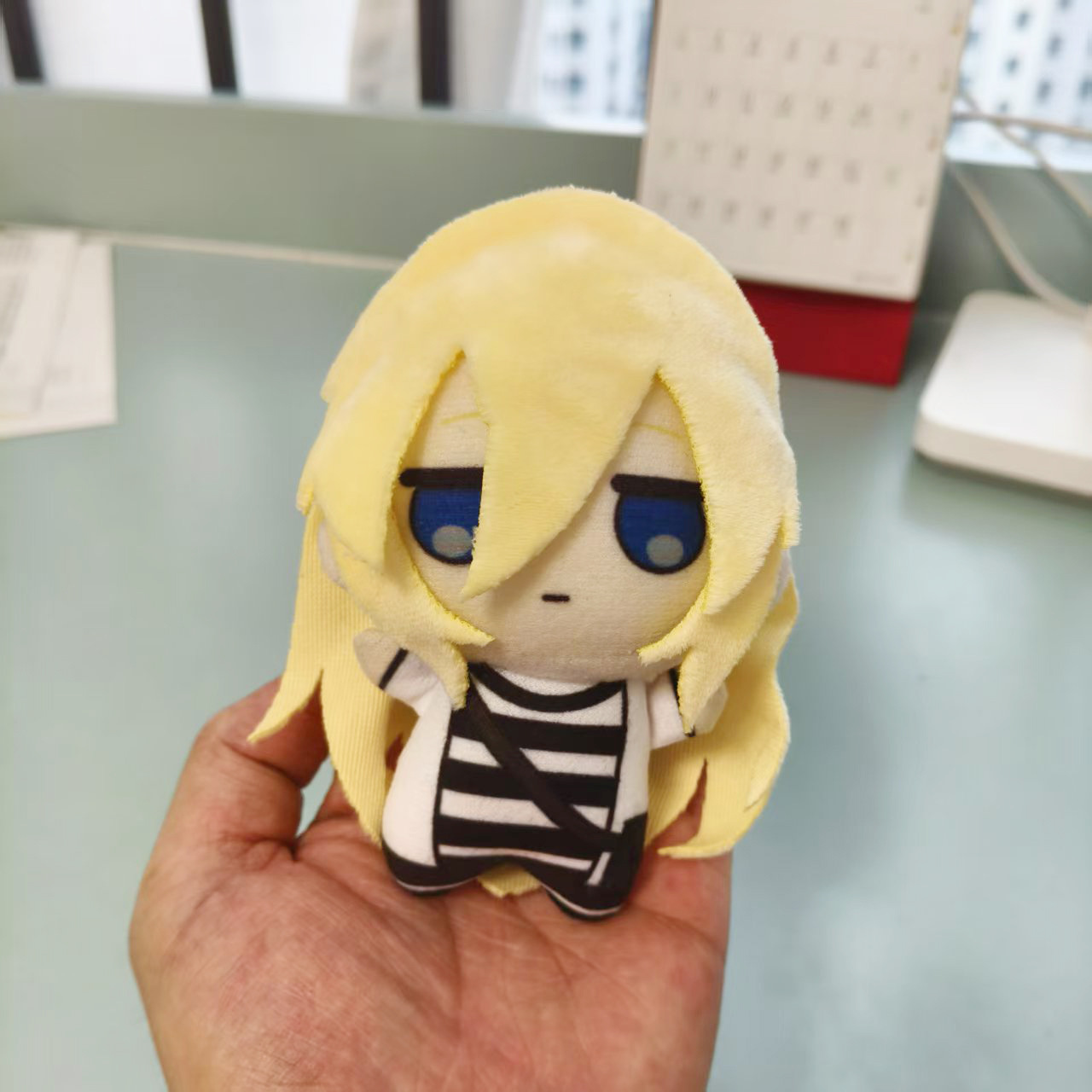 دمية محشوة أنمي بطول 10 سم لشخ - مراجعة Cosplay Plushie Prop وسعره